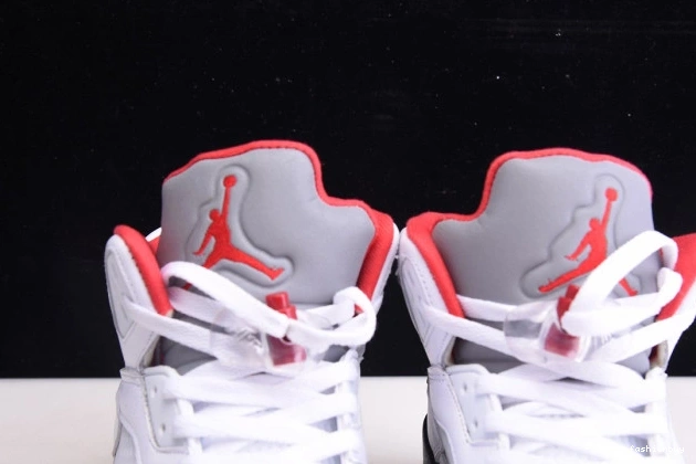 DA1911-102 Retro (2020) 5 Fire Silver Red Air Jordan Tongue 1009